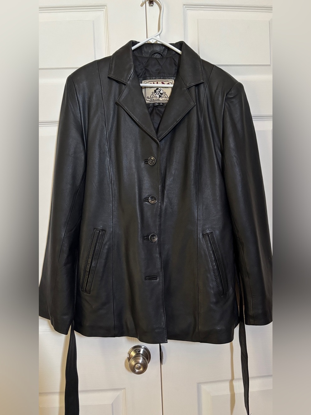 Wilda New York Womenโs XL Black Genuine Leather Belted Blazer Jacket